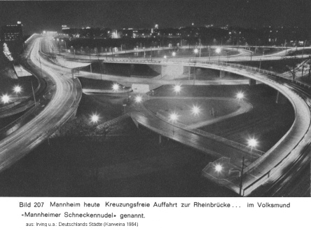 Mannheim in den 1960er Jahren, die
                      Rheinbr�cke ist kreuzungsfrei