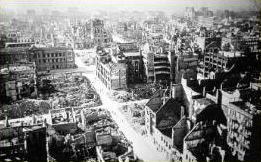 Mannheim um
              den 3. M�rz 1945 in Ruinen nach dem Feuersturm vom 2. M�rz
              1945