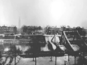Mannheim, zerst�rte
                        Br�cke Ende M�rz 1945 ca. [51]