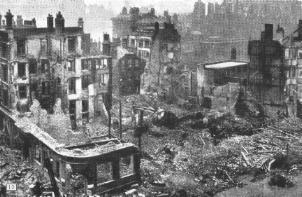 Weihnachten / Neujahr 1940 / 1941, Huser in
                      Manchester beim Bahnhof "Exchange
                      Station" in Ruinen [5]