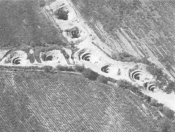 Region Nasca mit
                                      Wasserl�chern (Puquios)