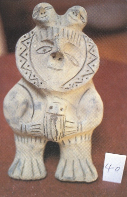 Ica-Museum, Figur mit drei
                              K�pfen