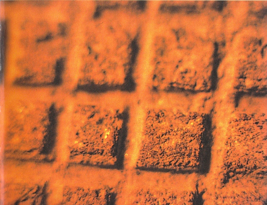 Mikroskopische Struktur eines echt
                              gravierten Steins