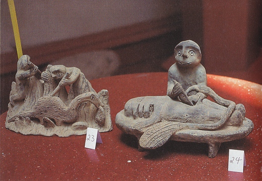 Ica-Museum, Figuren, die Operationen
                              darstellen