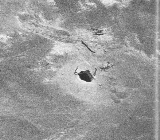 Nahaufnahme eines Lochs in der Ebene
von Nasca Nahaufnahme eines Lochs in der Ebene von
Nasca
