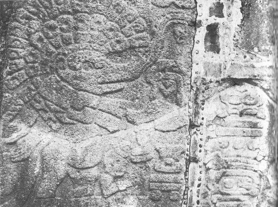 M�xico, templo de Monte Alban con
                                  personaje con una cabeza de elefante