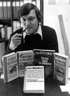 Erich von D&auml;niken
                      1975 (40)