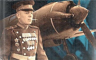 Stalin-Sohn
                              Wassilij Stalin, General der Luftwaffe,
                              1954 Foto: Rotes Archiv, Prag
