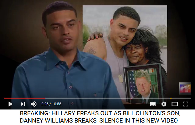 Danney Williams mit Mutter Bobbie Ann
                              Williams mit einem Bild von Bill Clinton