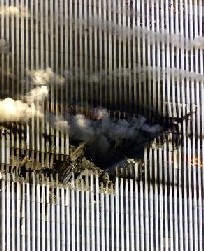 11 de septiembre,
                          torre sur del WTC: Sale humo blanco de la
                          torre sur tambi�n por partes intactas de la
                          fachada. No hay ning�n Boeing. ��Donde est� el
                          Boeing??