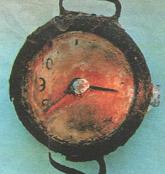 と時計が止まると、所有者は、おそらく生き残っていない... と時計が止まると、所有者は、おそらく生き残っていない...