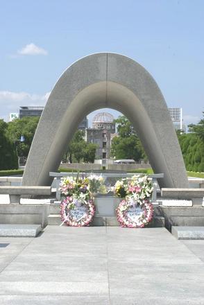 広島:メモリアル原爆の犠牲者の記憶に永遠の炎を上げて 広島:メモリアル原爆の犠牲者の記憶に永遠の炎を上げて