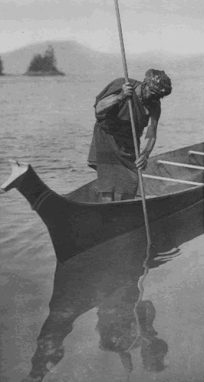 Nuu-chah-nulth-Jagd mit Kanu und
                          Speer, 1910 ca.