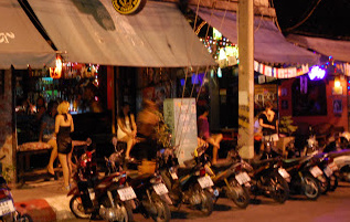 Thailand, eine Bordellstrasse in Chian Mai