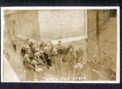 Shanghai 1927: K�stenwache hms Durban
                          nach Kampf gegen kommunistische Agitateure