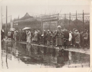 Fl�chtlinge Shanghai 1932: Flucht vor den
                          Bomben Nazi-Japans