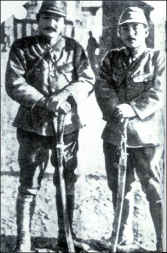 Nanking-Massaker: Toshiaki Mukai
                            (links) hat 106 ermordet, Iwa Noda (rechts)
                            hat 105 ermordet