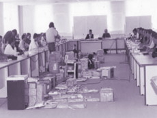 Indonesien 1999 : Wahlen, Stimmen
                      z�hlen ; Indonesia
