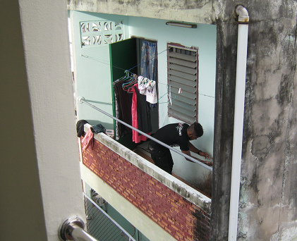 Whisky-Thai im
                            Nachbarhaus auf dem Balkon redet stundenlang
                            nur �ber den Historiker, 24. September 2013