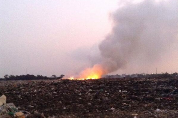 Samut Prakan,
                          M�llhalde brennt, 9.4.2014