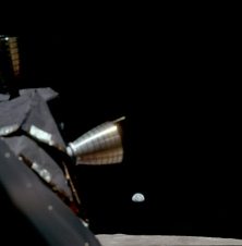 Apolo 11, foto de la NASA no.
                          AS11-37-5442: La NASA afirma que eso ser�a una
                          salida de la Tierra durante una "�rbita
                          lunar" antes de la separaci�n del
                          "m�dulo lunar" durante el vuelo de
                          aproximaci�n a la "luna".