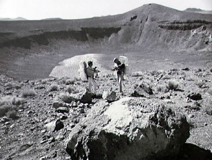 Apolo 17, entrenamiento: excursi�n
                        geol�gica con investigaciones de piedras 01