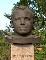 Yuri
                              Gagarin monument for a parachute jumper,
                              e.g. in Irkutsk.