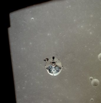 Apollo 11, photo no. AS11-37-5444: NASA
                        claims that this would be one more sequence of
                        the Command Module over the "moon"