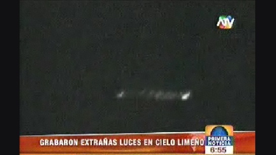 Bfo (Ufo) �ber Lima, 6. Januar 2011 (02),
                    fliegende Untertasse