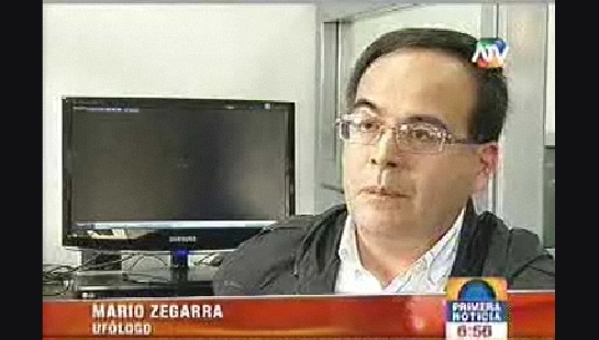 Bfo (Ufo) �ber Lima, 6. Januar 2011 (11), der
                  Ufologe Mario Zegarra