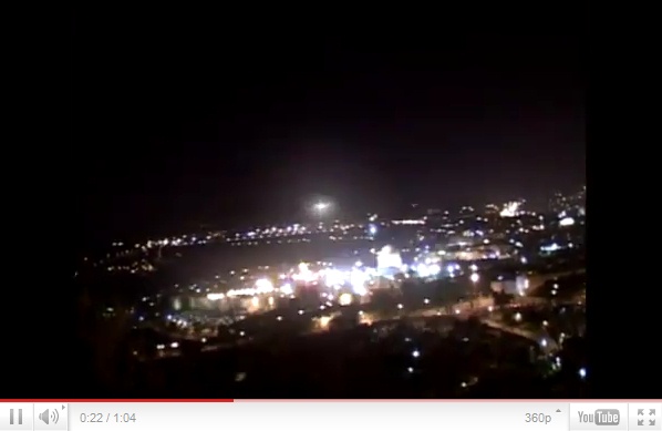 Bfo (Ufo)
                    �ber Jerusalem, 28.1.2011 (05), erhellt den
                    Tempelberg mit Blitzen kurz vor dem Start