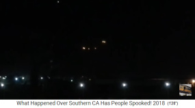 1.9.2018: UFO mit oranger
                      Lichterreihe �ber San Diego 03