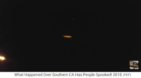 1.9.2018: UFO mit oranger
                      Lichterreihe �ber San Diego 05