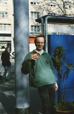 Michael Palomino am Limmatplatz in Z�rich,
                        1998