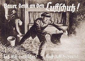 Plakat im 3R "Bauer, denk an
                                  den Luftschutz. Lass dich ausbilden!
                                  Reichsluftschutzbund" 1937