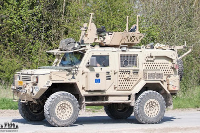 EUBG-Kriegsfahrzeug in W�stenfarbe