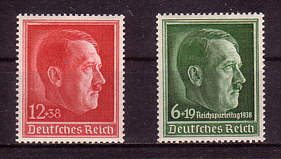 Estampillas con el
                        perfil de Hitler.