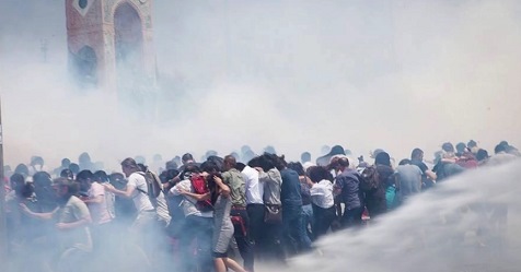 T�rkische Schl�gerpolizei 24, Tr�nengas
                          gegen Demonstranten