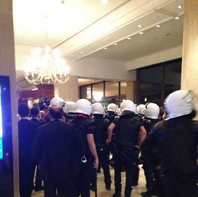 15. Juni 2013: Marsmenschen-Schl�gerpolizei
                        im Divan-Hotel in Istanbul