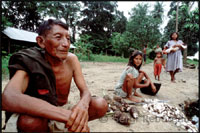 Orinoco Venezuela: Indio-Vater, Kinder im
                          Hintergrund