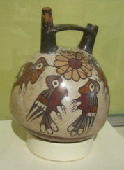 Kanne der Nasca-Kultur in Peru mit
                            vielen V�geln drauf (Kolibri)