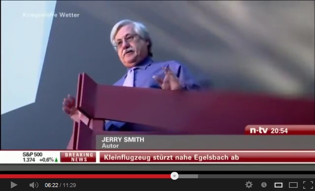 Jerry Smith auf einem Balkon, Autor