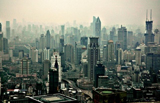 ... no tiene que extraarse cuando la
                          ciudad baja cuando tambin el agua subterrneo
                          es consumido en exceso (aqu: Shanghai)