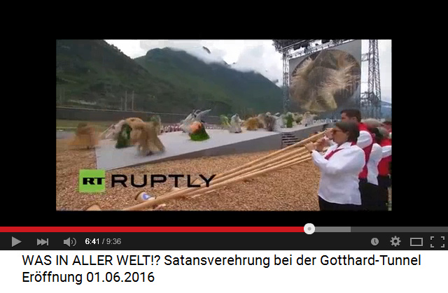 Die Tarnung mit
                            Alph�rnern und Volksmusik der SVP, die den
                            Ziegenbock "Zottel" als
                            Maskottchen hat