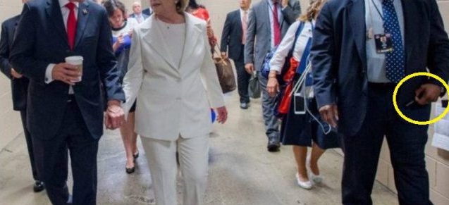 Massenm�rderin Clinton mit
                                        Leibarzt mit Notfallmedizin